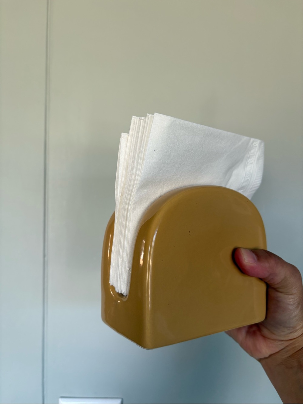 Modern Ceramic Arch Napkin Holder – Warm Ochre / Camel Gloss Finish